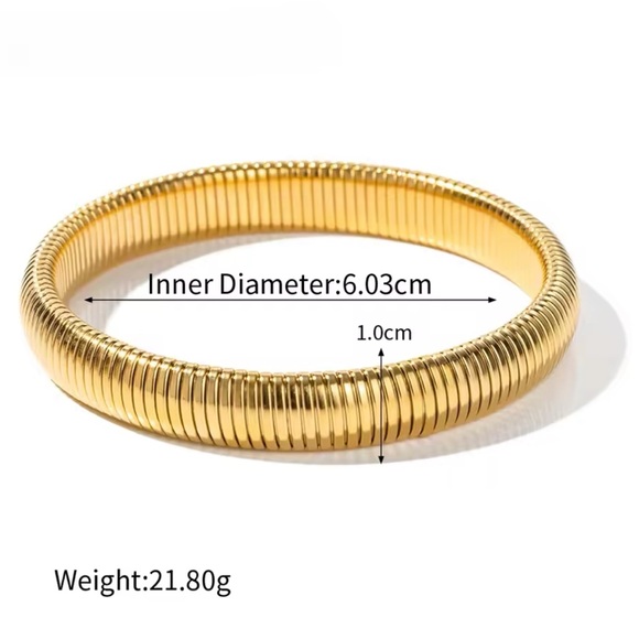 ◾️18K Gold Plated Flexible Ribbed Designed Bracelet - Picture 11 of 15